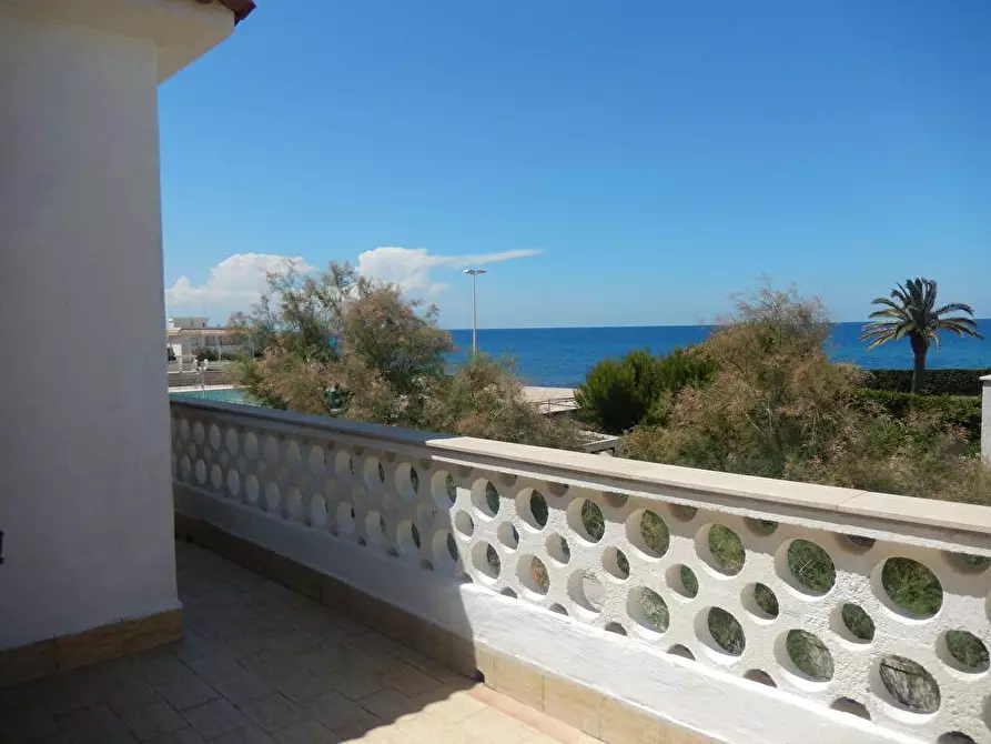 Immagine 14 di Villa in vendita  in via Bari km 788 a Giovinazzo