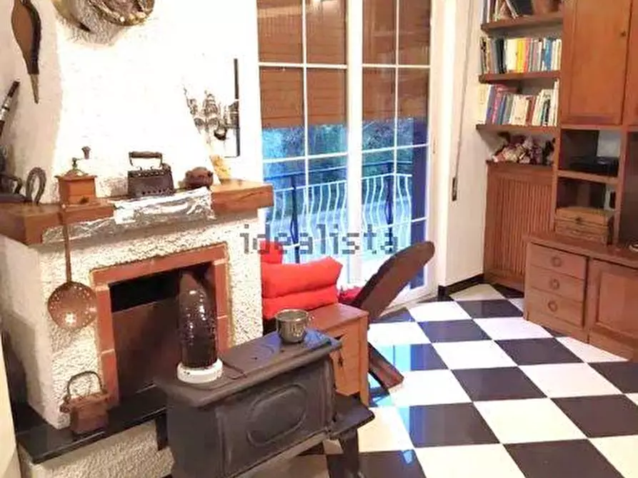 Immagine 1 di Appartamento in vendita  in via aldo moro 8 a Deiva Marina