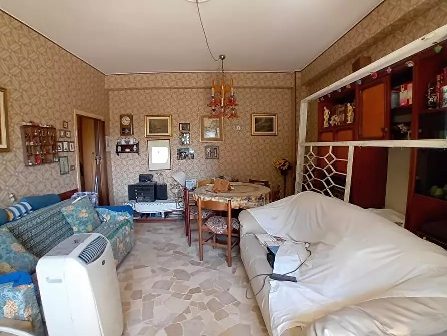 Immagine 11 di Appartamento in vendita  in via Gaetano Salvemni  5 a Milano