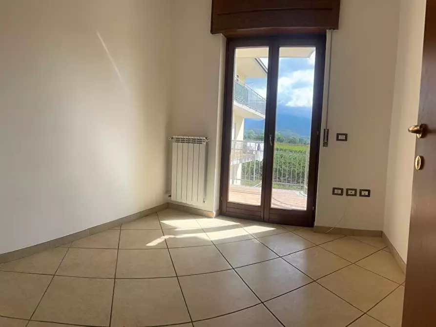 Immagine 13 di Appartamento in vendita  a Dugenta