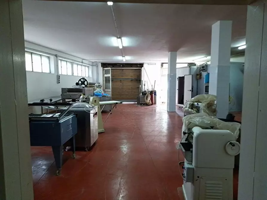 Immagine 5 di Laboratorio in affitto  in Via Castagnitiello 1 a Sarno
