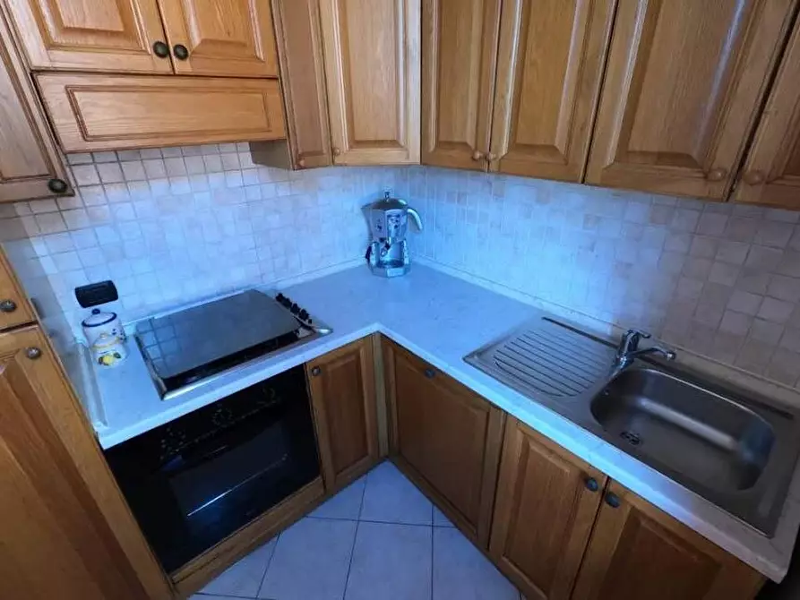 Immagine 3 di Appartamento in affitto  a Laveno-Mombello