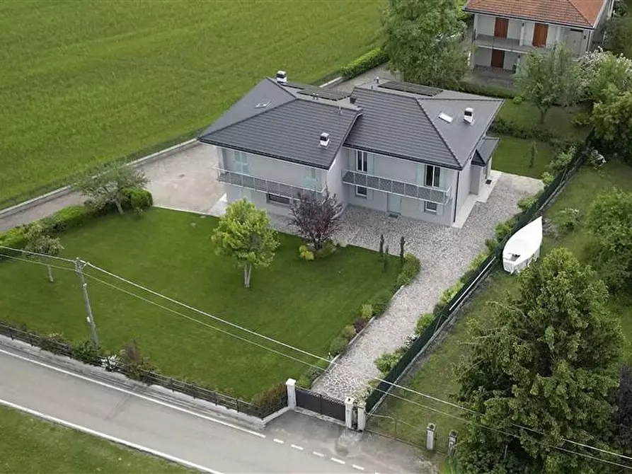 Immagine 1 di Casa semindipendente in vendita  in strada del faggiano 2 a Terenzo