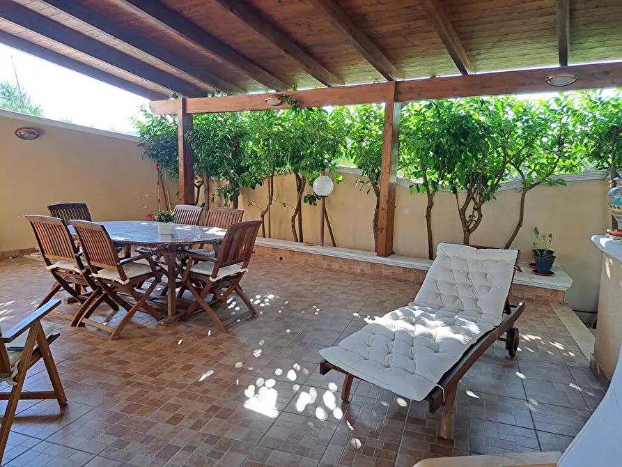 Immagine 2 di Villa in affitto  a Leporano