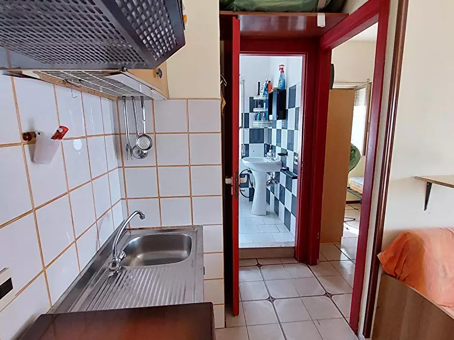 Immagine 11 di Appartamento in vendita  in Via Repaci  1 a Cariati