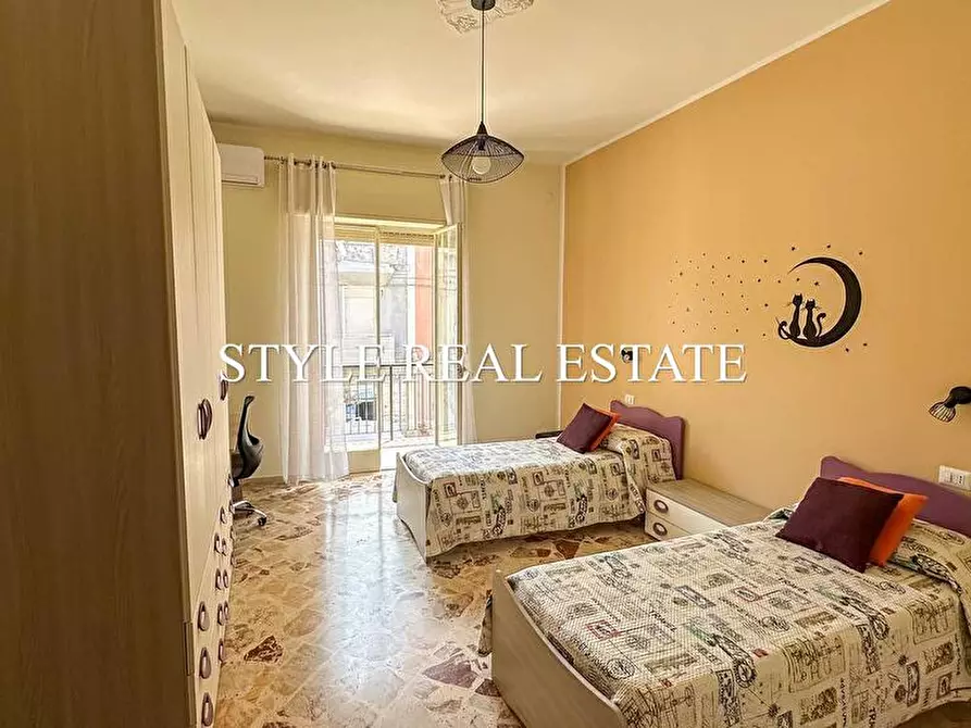 Immagine 10 di Palazzo in vendita  in Corso Timoleonte 105 a Siracusa