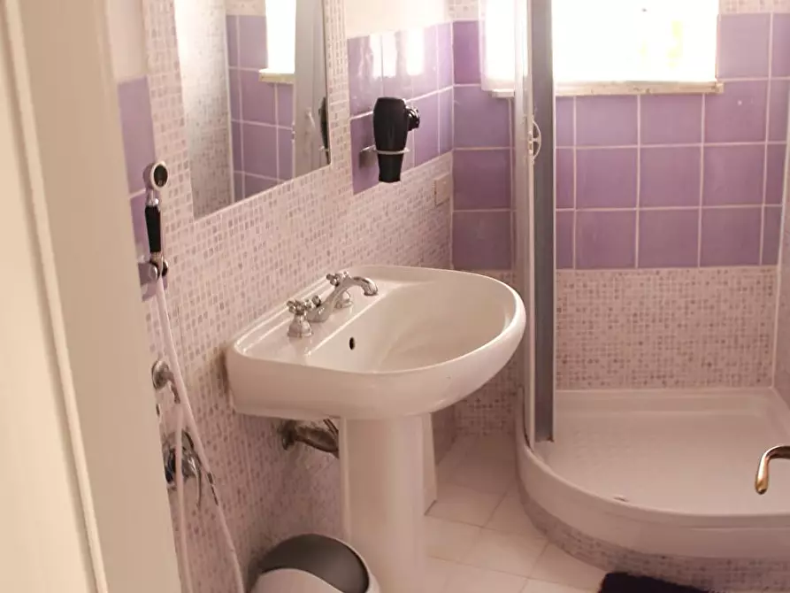 Immagine 25 di Camera in affitto  in Via Argenteria  19 a Palermo