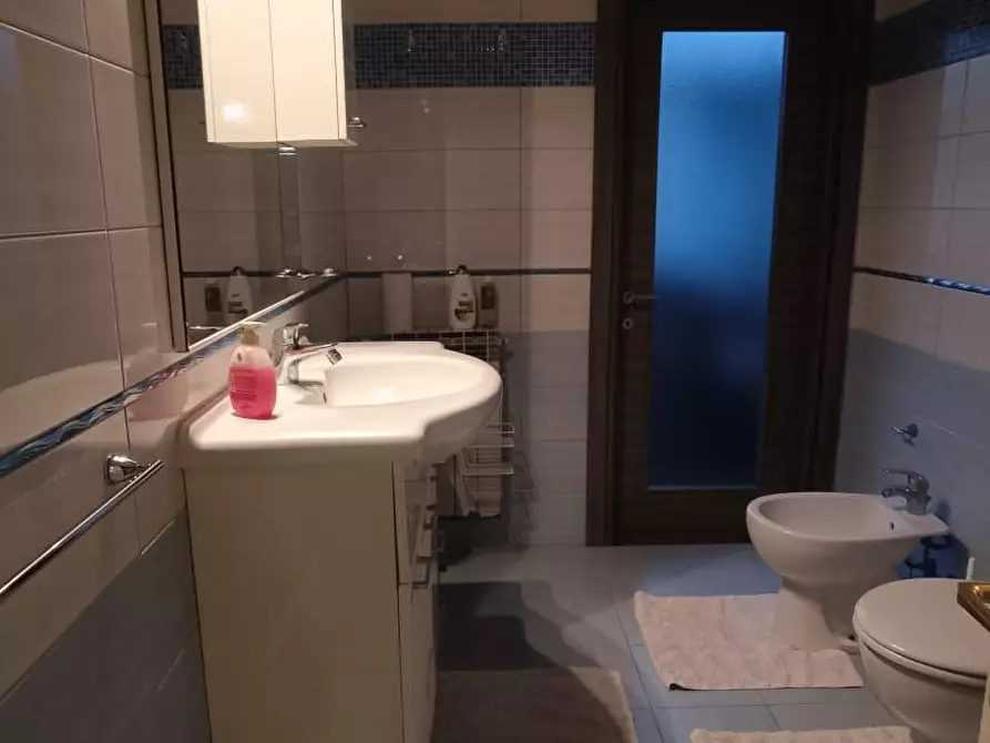 Immagine 4 di Camera in affitto  a Oristano