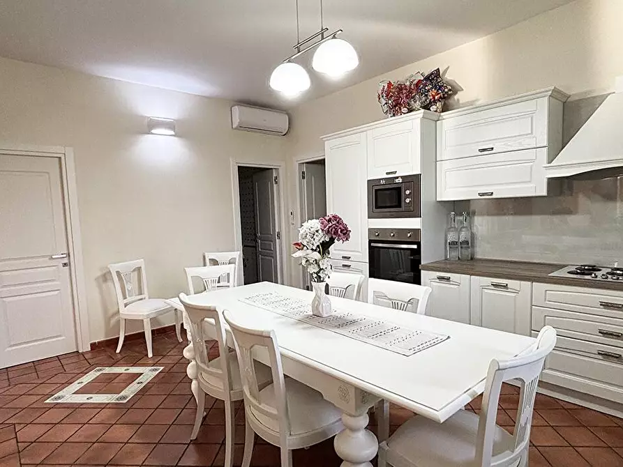 Immagine 16 di Villa in vendita  in Via Masseria Vecchia snc a Giugliano In Campania