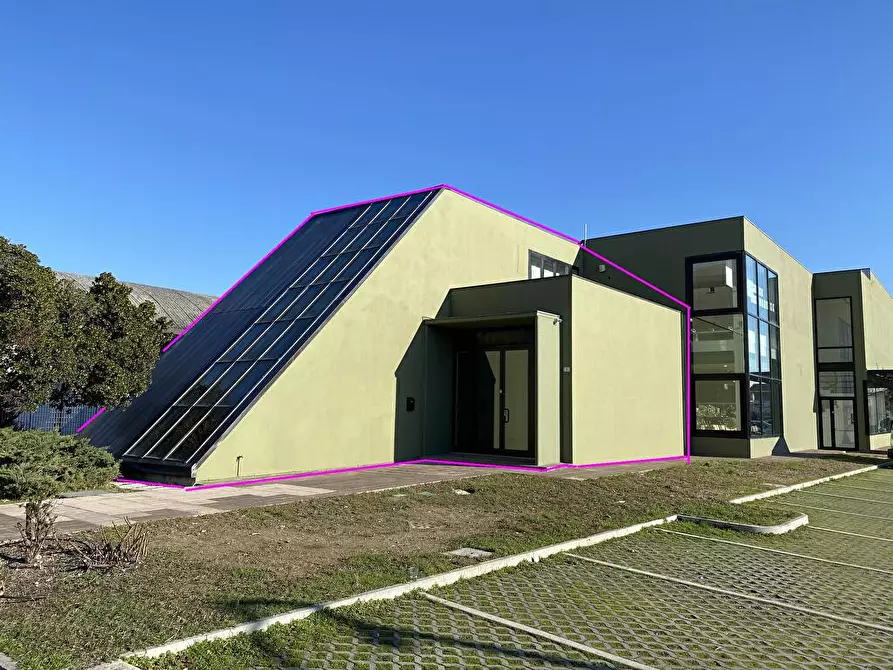 Immagine 2 di Attività commerciale in affitto  in Via Severino ferrari  2 a Santarcangelo Di Romagna