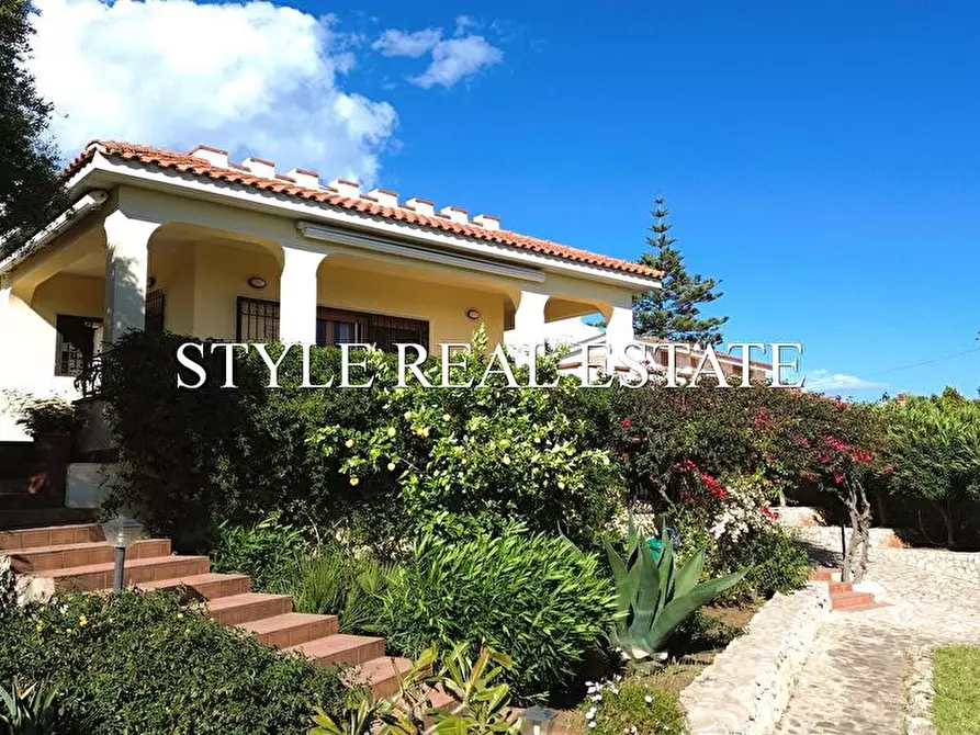 Immagine 8 di Villa in vendita  in Strada capo murro di porco a Siracusa