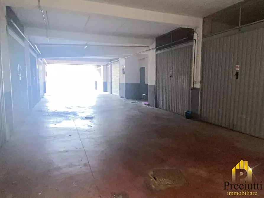 Immagine 4 di Box auto in vendita  in VIA DEL FONTANILE ARENATO 308 a Roma