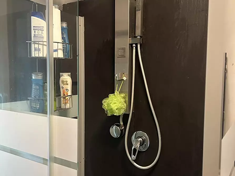 Immagine 13 di Appartamento in vendita  in Via Filippo Turati  11 a Savona