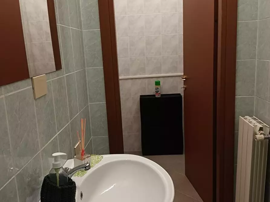 Immagine 18 di Locale commerciale in affitto  in via Alessandro Astesani  16 a Milano