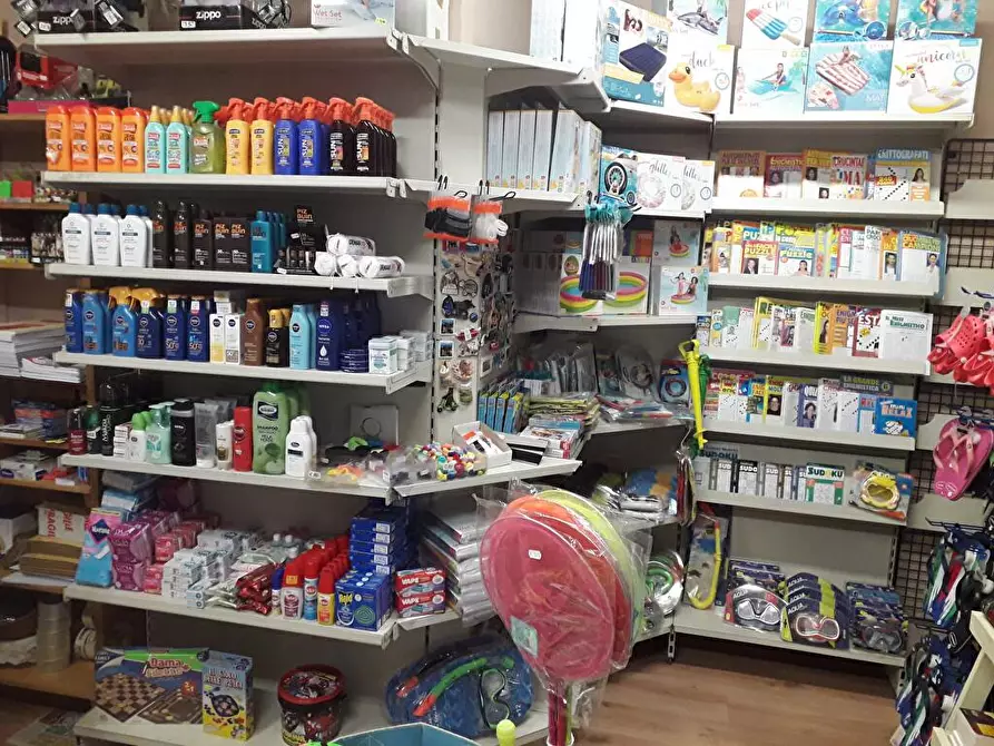 Immagine 2 di Attività commerciale in vendita  in Viale Kennedy Snc a Castiglione Della Pescaia