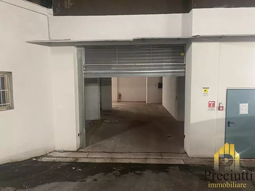 Immagine 10 di Box auto in affitto  in VIA AUFIDIO NAMUSA 178 a Roma
