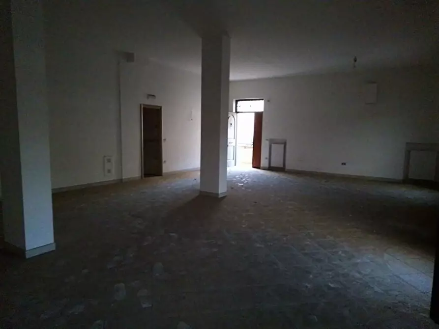 Immagine 7 di Locale commerciale in vendita  in Via Lavorate Centro 1 a Sarno