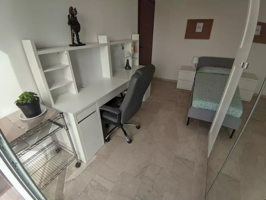 Immagine 2 di Stanza singola in affitto  in Via Emilia Ovest 141 a Modena