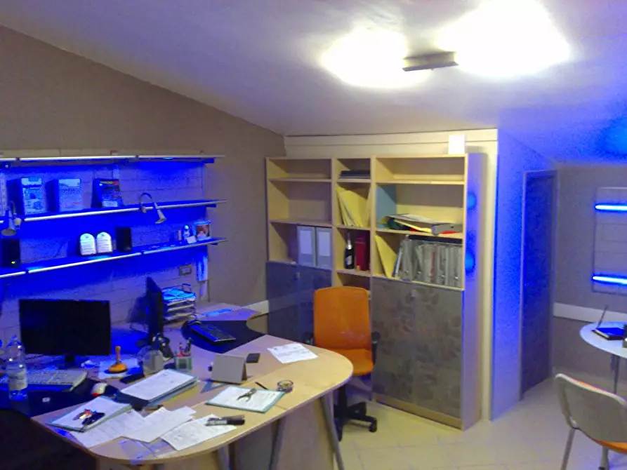 Immagine 3 di Ufficio in affitto  in via rispoli 85 a Castellammare Di Stabia