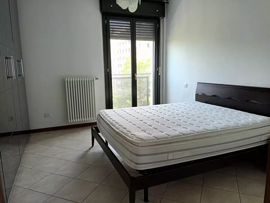 Immagine 8 di Appartamento in affitto  in via Senigallia 9 a Milano