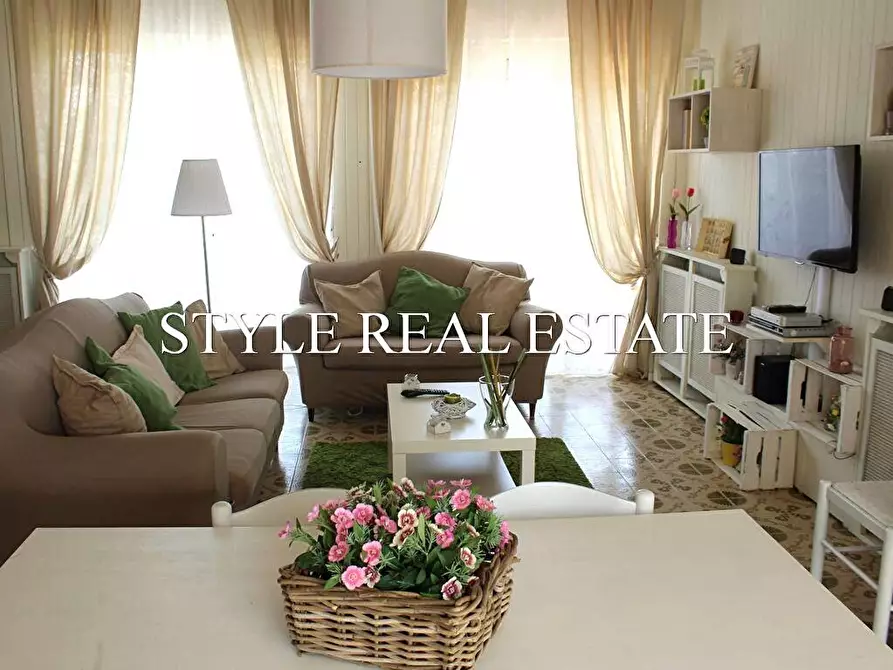 Immagine 11 di Villa in vendita  in via mar tirreno a Siracusa