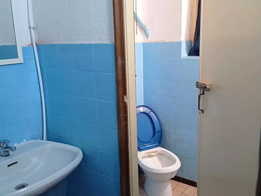 Immagine 4 di Attività commerciale in vendita  in Via cordanieri  4r a Genova