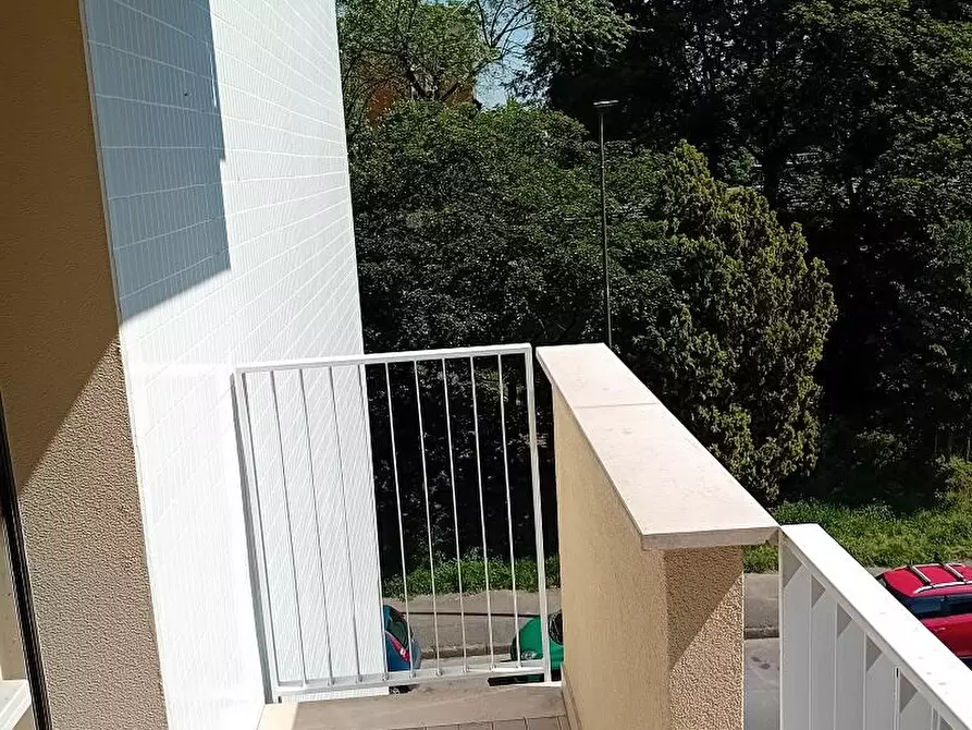 Immagine 15 di Appartamento in vendita  in via Gaetano Salvemni  5 a Milano