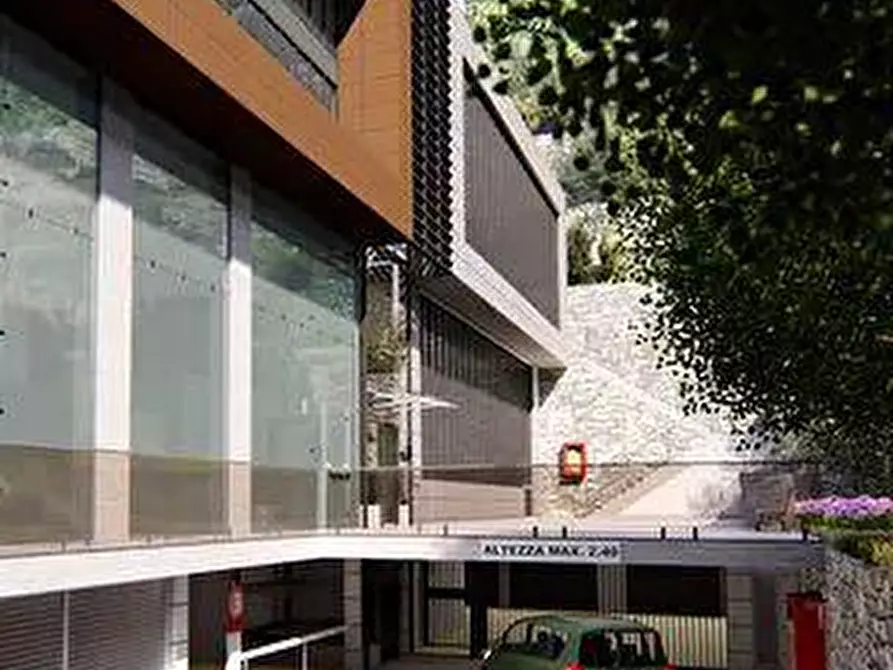 Immagine 3 di Locale commerciale in vendita  in VIA TRE SCALINI 6 a Rapallo