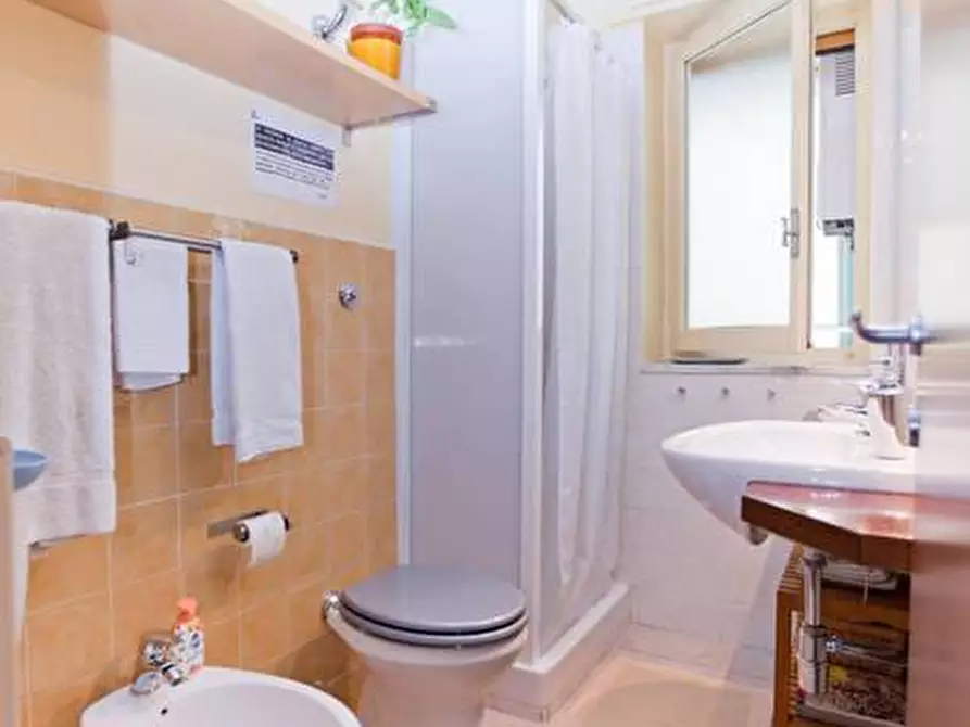 Immagine 9 di Stanza singola in affitto  in Via Mario Pomilio 9 a Napoli