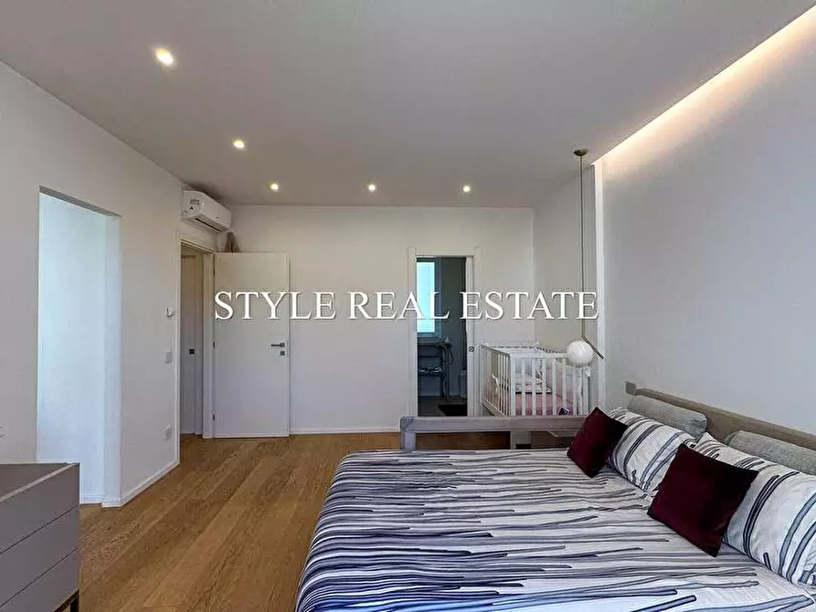 Immagine 30 di Villa in vendita  in Professore Lino Romano 25 a Siracusa