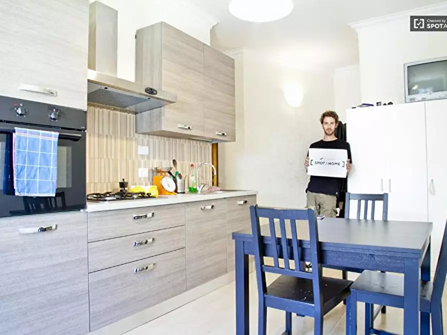 Immagine 6 di Stanza singola in affitto  in Viale di Tormarancia 60 a Roma