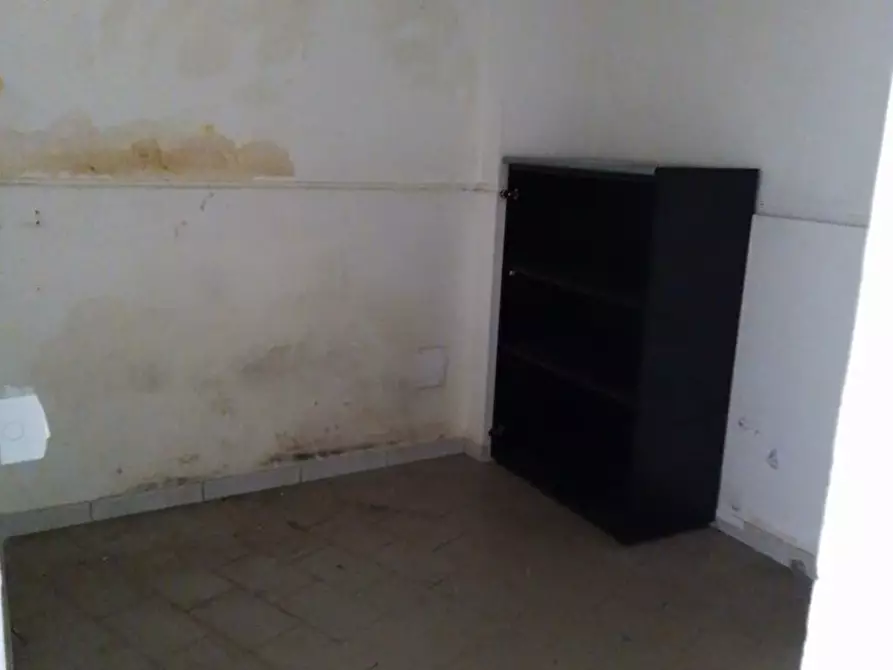 Immagine 2 di Locale commerciale in affitto  in Via Rivo Cerola 1 a Sarno