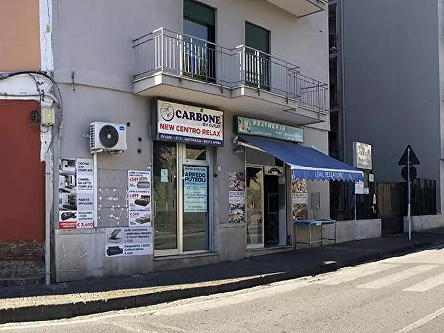 Immagine 4 di Locale commerciale in vendita  in Corso Nicola Terracciano 5 a Pozzuoli