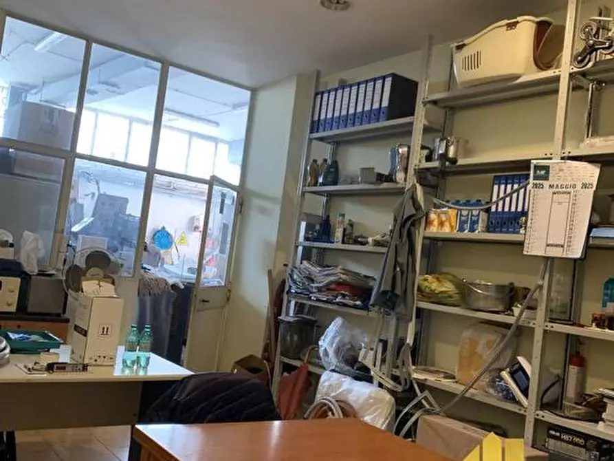 Immagine 6 di Negozio in affitto  in VIA ANTONIO SOGLIANO 74 a Roma