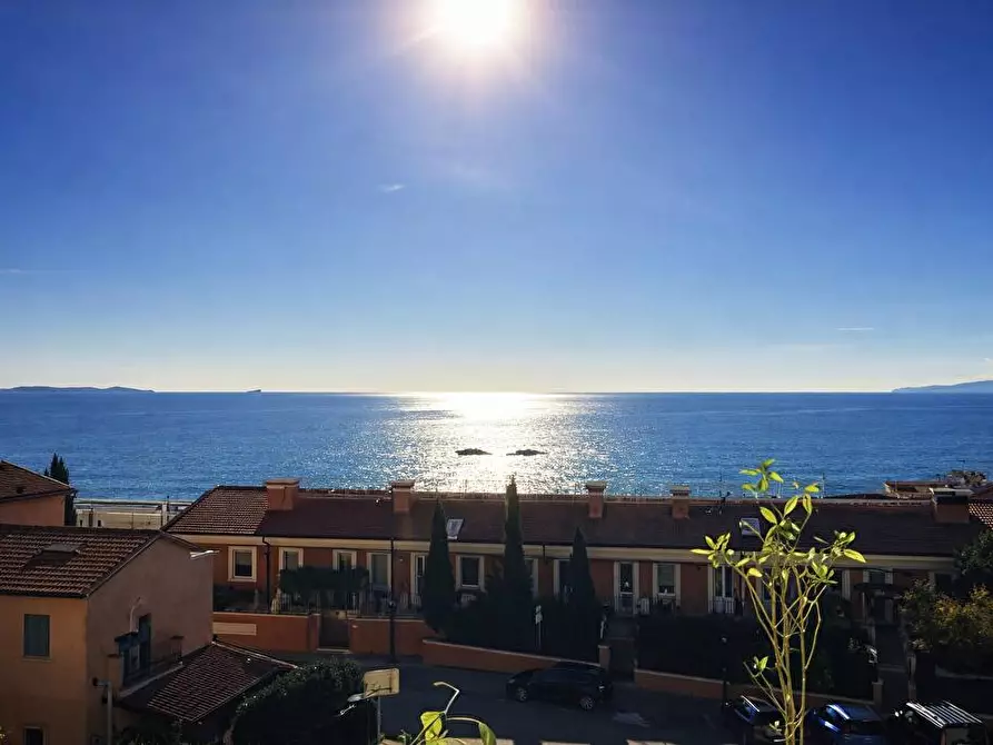 Immagine 1 di Appartamento in vendita  in via Serri 40 a Follonica