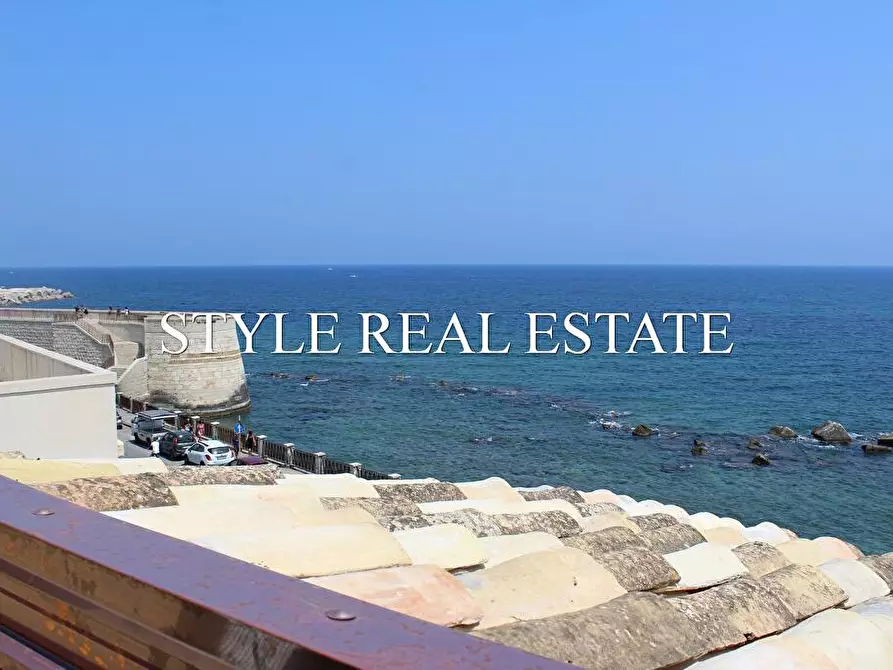 Immagine 8 di Appartamento in affitto  in Lungomare di Levante Elio Vittorini, Ortigia 54 a Siracusa