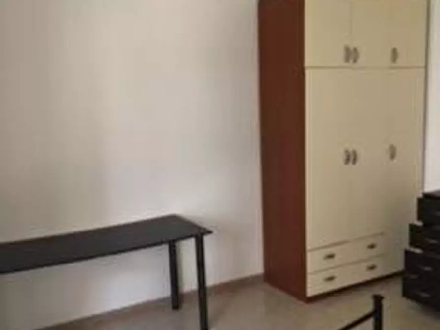 Immagine 2 di Stanza singola in affitto  in VIA DEI PELIGNI  106 a Pescara