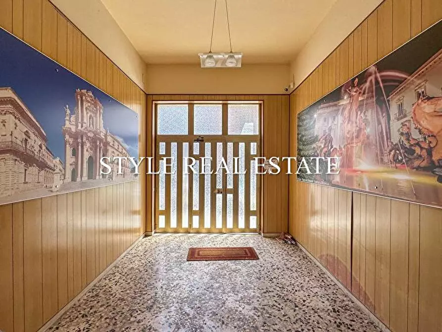 Immagine 4 di Palazzo in vendita  in Corso Timoleonte 105 a Siracusa