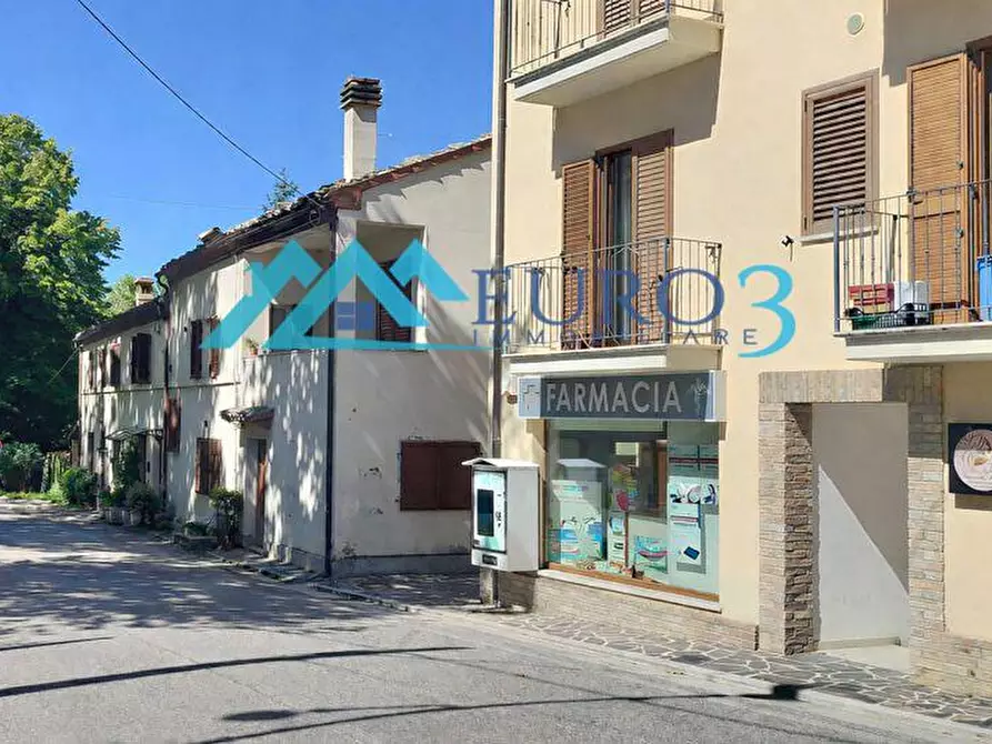Immagine 3 di Locale commerciale in vendita  in via  borgo san tommaso, 28 a Montedinove