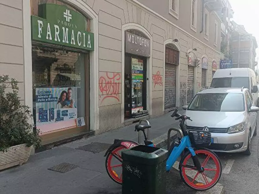Immagine 2 di Locale commerciale in vendita  in Viale Padova 70 a Milano