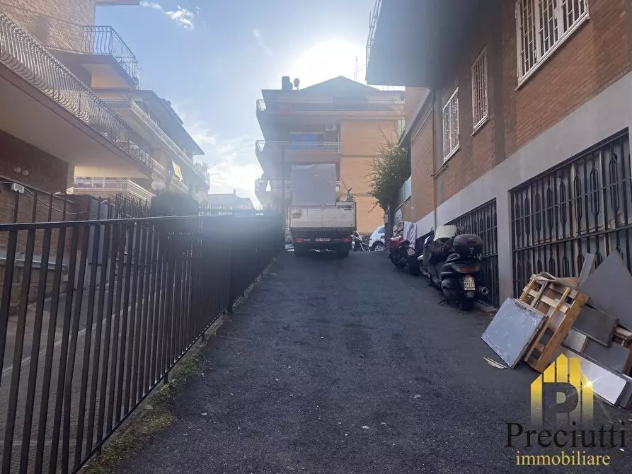 Immagine 7 di Negozio in affitto  in VIA ANTONIO SOGLIANO 74 a Roma