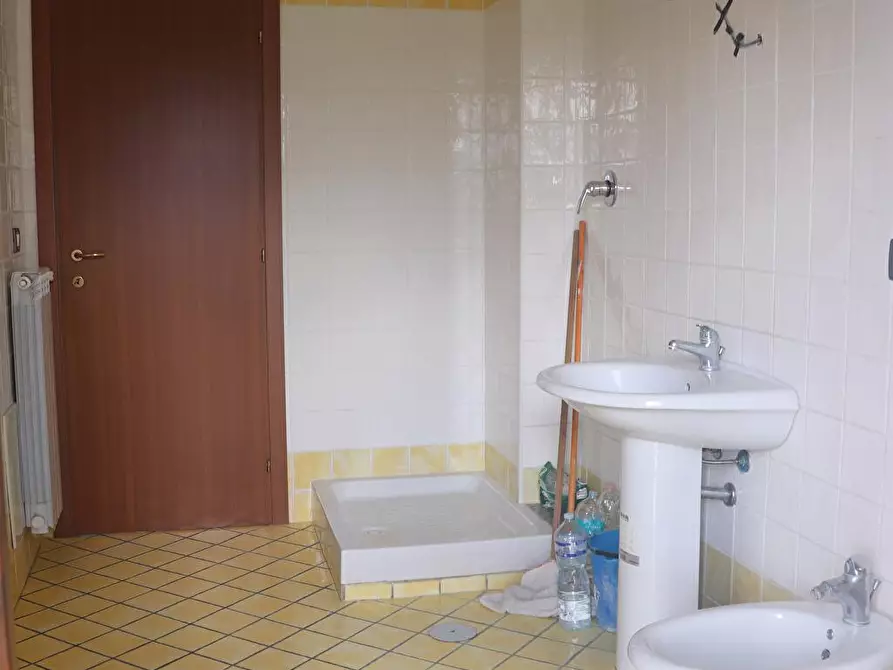 Immagine 16 di Appartamento in vendita  a Dugenta