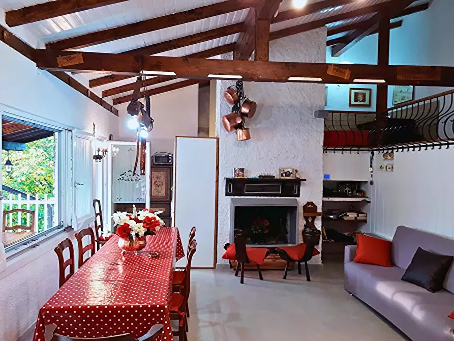 Immagine 3 di Villa in vendita  in VIALE LIDO 1 a Levico Terme