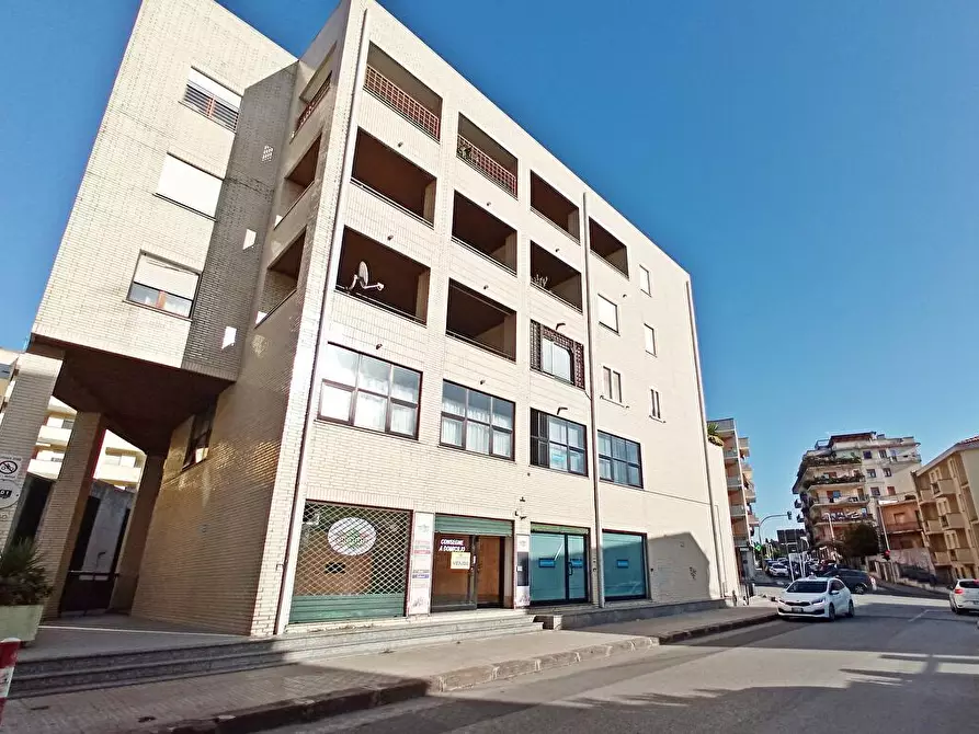 Immagine 1 di Locale commerciale in vendita  in Via Savoia 42 a Sassari