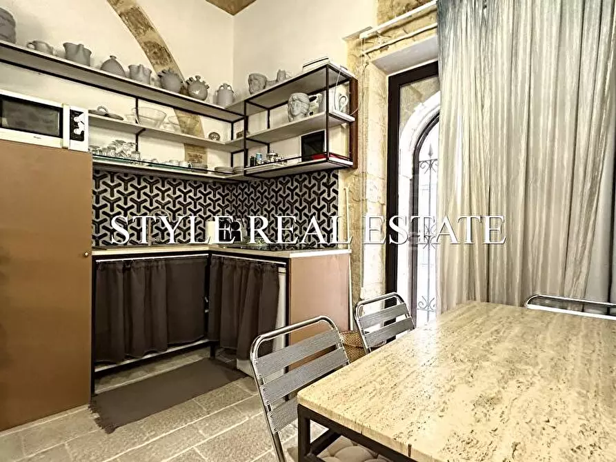 Immagine 5 di Appartamento in vendita  in VIA CASTELLO MANIACE a Siracusa