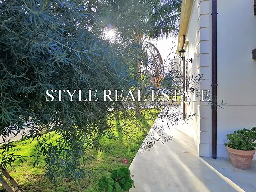 Immagine 6 di Villa in vendita  in Viale Scala Greca a Siracusa