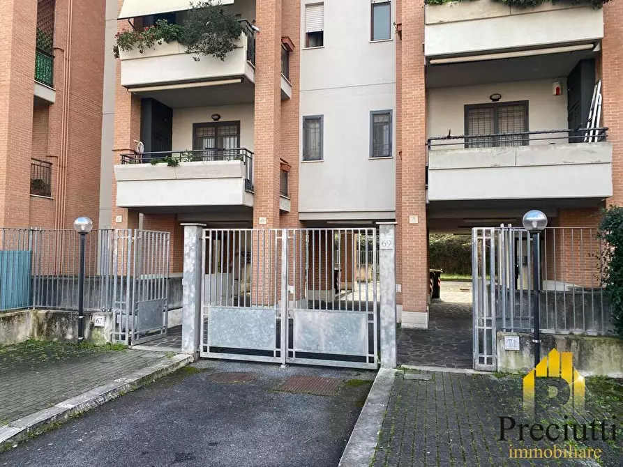 Immagine 2 di Appartamento in vendita  in VIA NOSATE 71 a Roma