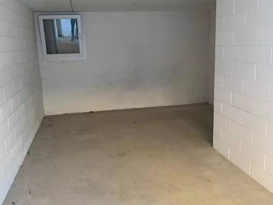 Immagine 1 di Garage in affitto  in Via Vezzi 1 a Nervesa Della Battaglia