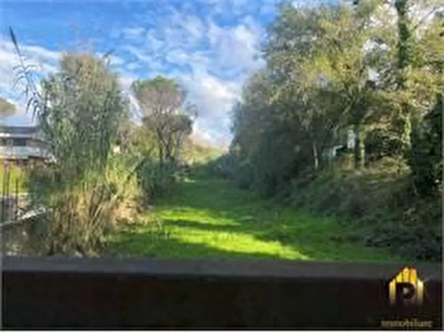 Immagine 2 di Terreno in vendita  a Roma