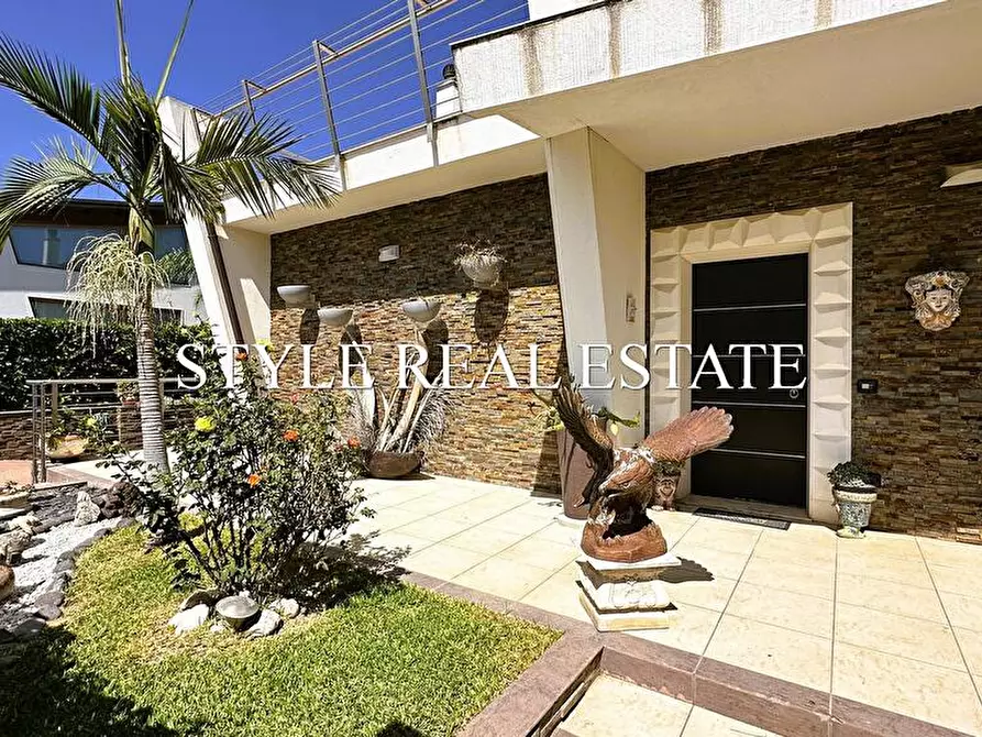 Immagine 2 di Villa in vendita  in via nino consiglio - a Siracusa